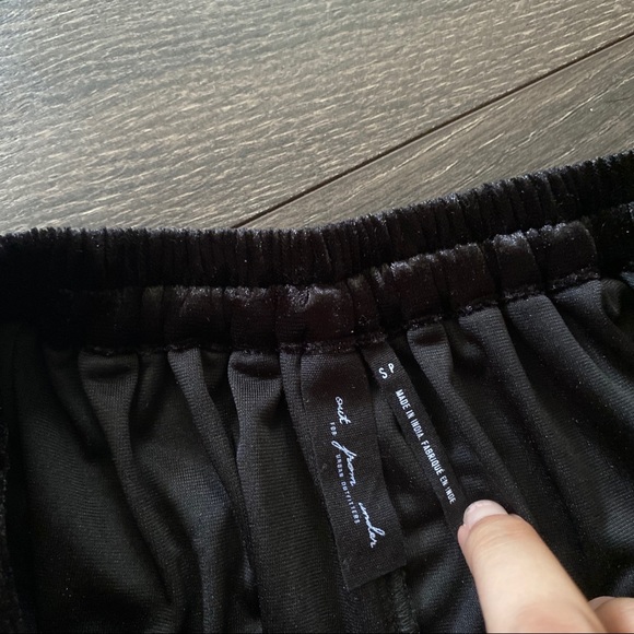 UO Out from Under Velvet Beaded Shorts - Picture 4 of 4